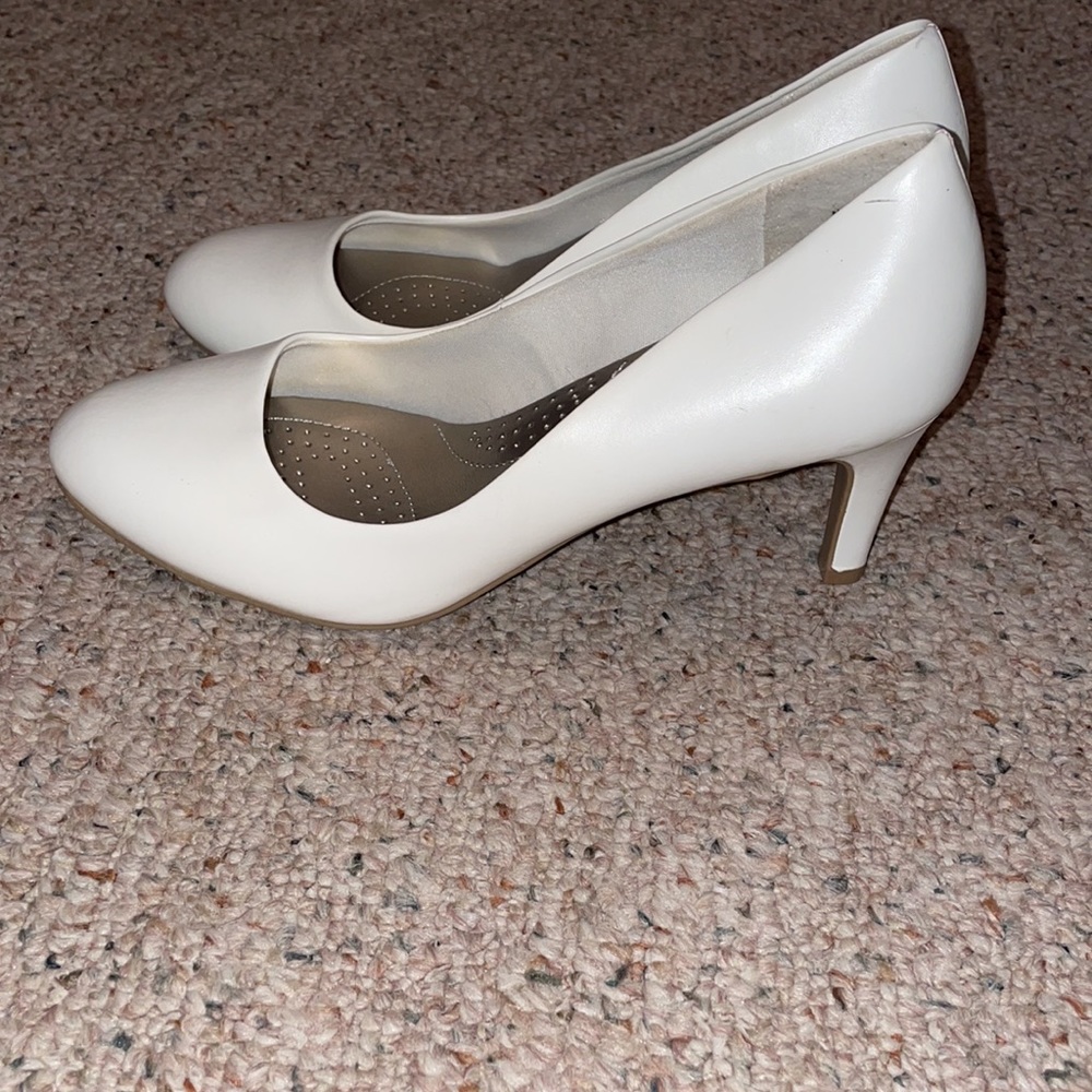 heels - Picture 2 of 3